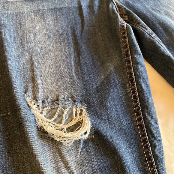 PLUS Size 18 ALMOST FAMOUS Mid Rise Roll Cuff Ripped Jeans - Picture 3 of 10